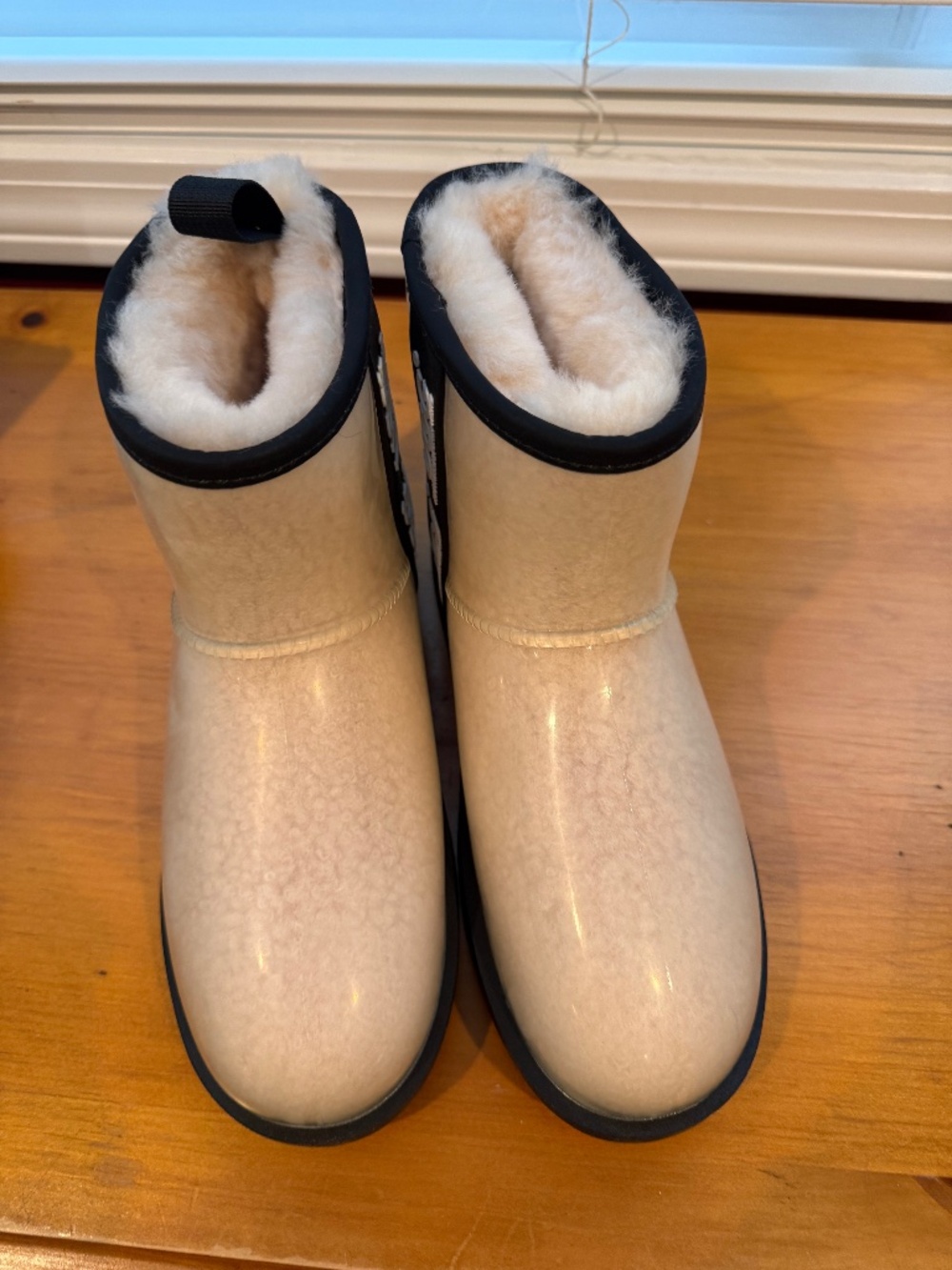 Ugg rain boots 9